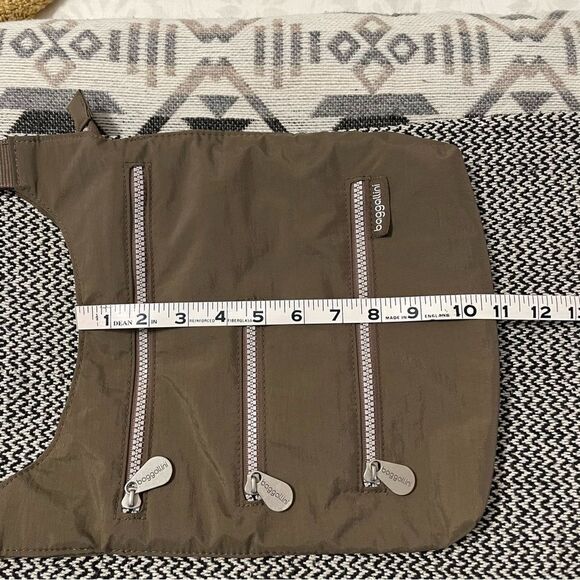 Baggallini Crossbody Multi Zipper Brown Bag 
W/Adjustable Strap NWOT! - Picture 9 of 13